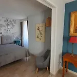 Manoir De La Fabregues Bed and Breakfast Estaing (Aveyron)