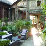 Bed and Breakfast Manoir De La Fabregues Estaing (Aveyron)