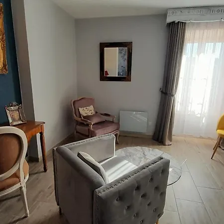 B&B Manoir De La Fabregues 에스탱
