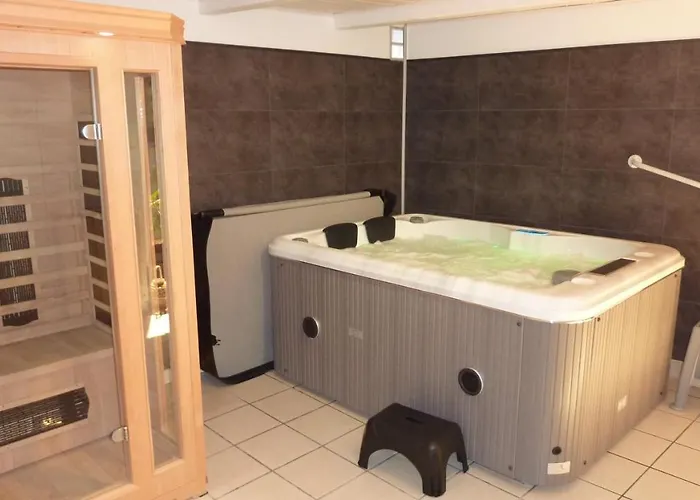 Manoir De La Fabregues ベッド・アンド・ブレックファスト エスタン