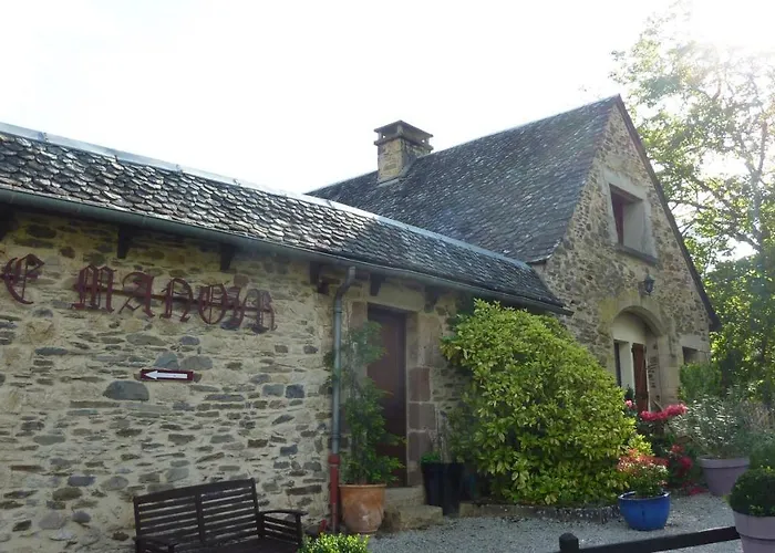 ベッド・アンド・ブレックファスト Manoir De La Fabregues エスタン